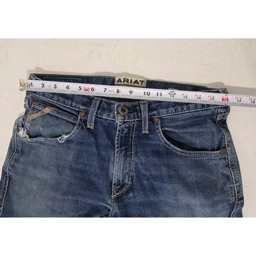 Ariat M5 Travis Straight Fit Blue Jeans Mens 32x32 (32x30) Med Wash Distressed